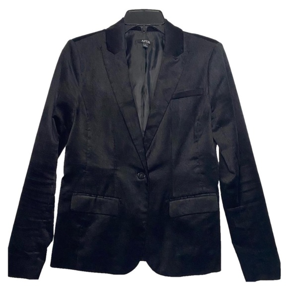 Apt. 9 Jackets & Blazers - Black Blazer/Jacket. Size 6. Suede/velvet feel. Apt. 9